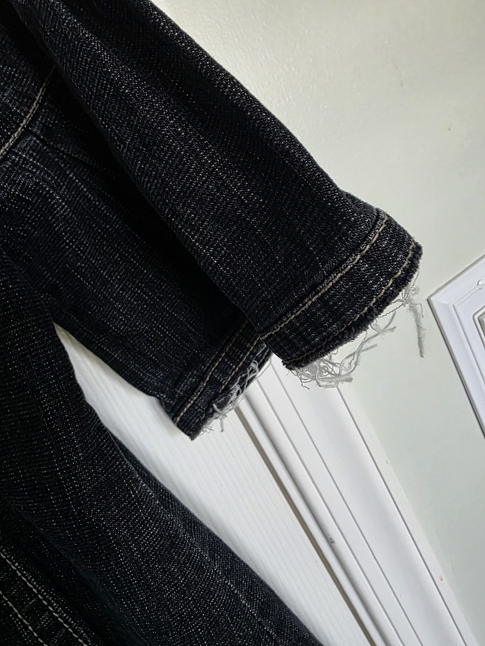 Live a Little denim dress in a dark wash featuring 3/4 bell sleeve Size M - Picture 4 of 4